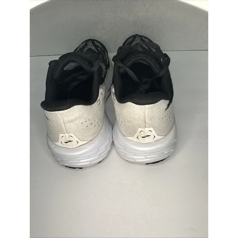 Brooks Launch 11 Women’s 8.5 Black White Running Shoes 1204391B087 Sneakers